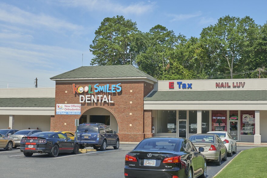 More Photos Of 4519 Woodruff Rd, Columbus General Retail For Lease
