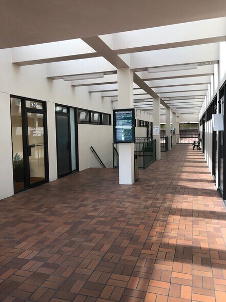 More Photos Of 499 E Central Pky, Altamonte Springs Medical For Lease