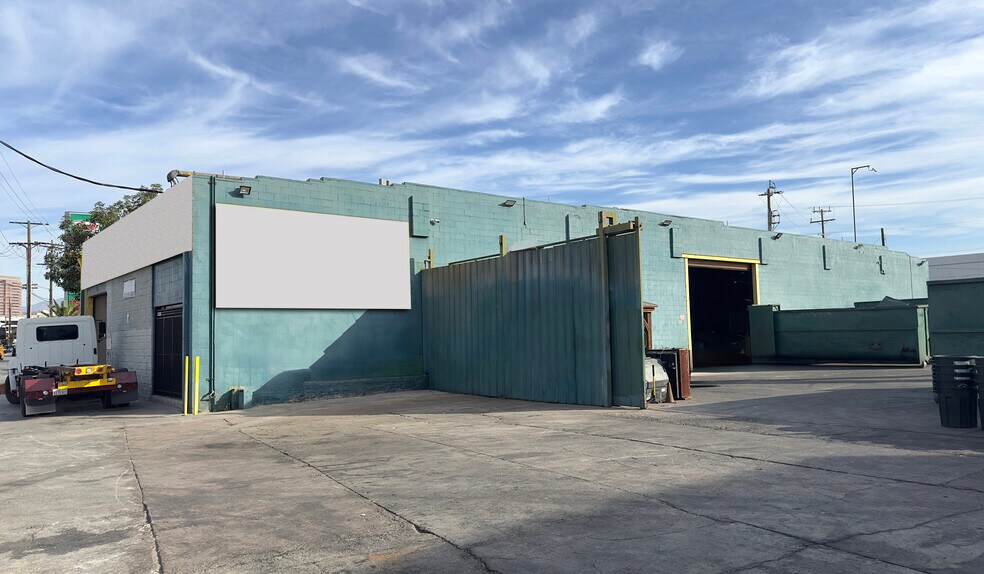 Primary Photo Of 526 S Alameda St, Los Angeles Warehouse For Lease