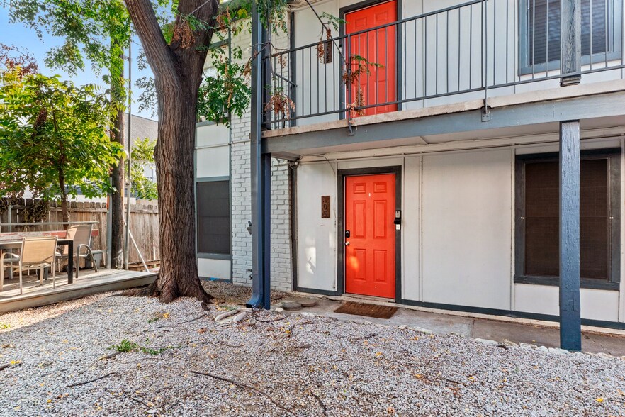 More Photos Of 1501 Kinney Ave, Austin Apartments For Sale