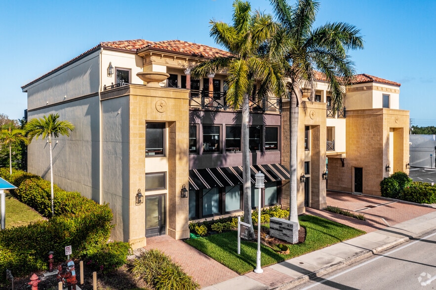 Primary Photo Of 633 9th St N, Naples Office For Lease