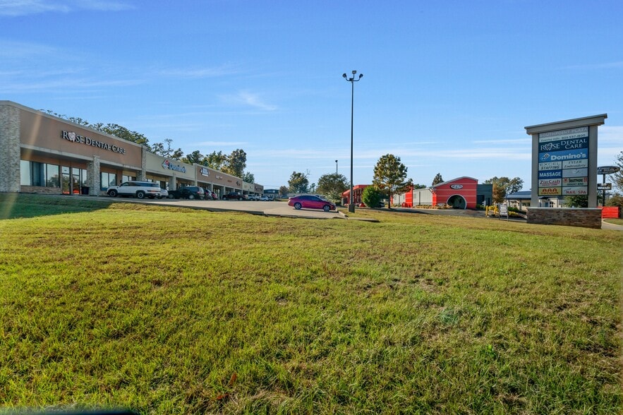 More Photos Of 5111 Troup Hwy, Tyler Storefront For Sale