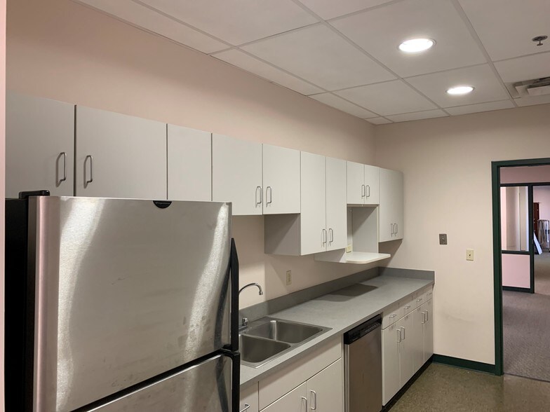 More Photos Of 1 Veterans Way, Carnegie Office For Lease