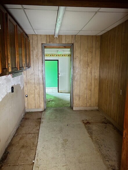 More Photos Of 2770 N Douglass St, Malden Storefront Retail Office For Sale