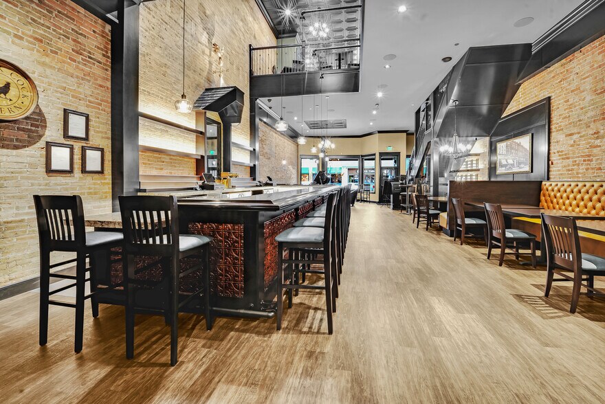 More Photos Of 30 N Main St, Fond Du Lac Restaurant For Sale