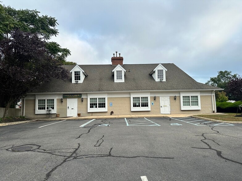 More Photos Of 6 S Jersey Ave, Setauket Office For Lease