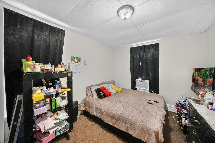 More Photos Of 137 Livingston Ave, New Brunswick Office Residential For Sale