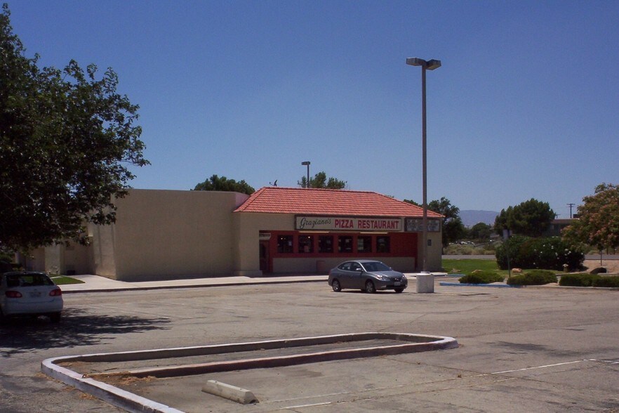 Primary Photo Of 16870 State Highway 14, Mojave Freestanding For Sale
