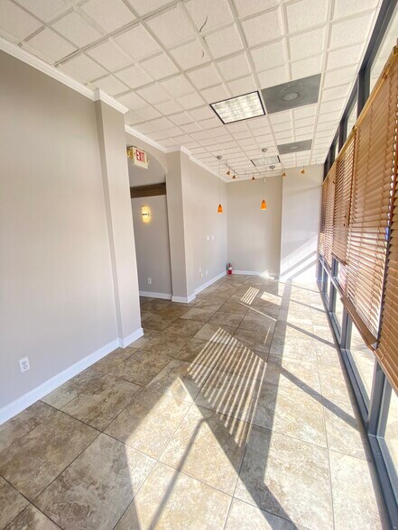 More Photos Of 4007-4025 Pontchartrain Dr, Slidell Storefront Retail Office For Lease