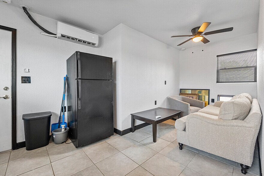 More Photos Of 2435 N Dixie Hwy, Wilton Manors Apartments For Sale