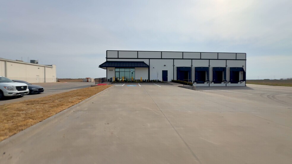 Primary Photo Of 820 S Central Expy, Anna Warehouse For Sale