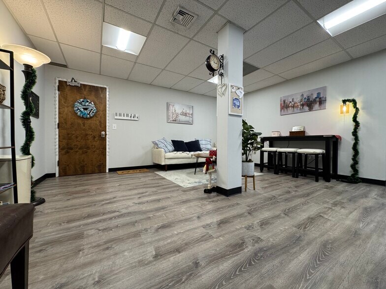 More Photos Of 5 Hillandale Ave, Stamford Office Residential For Lease