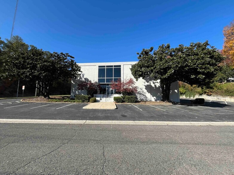 More Photos Of 1900 20th Ave S, Birmingham Medical For Sale