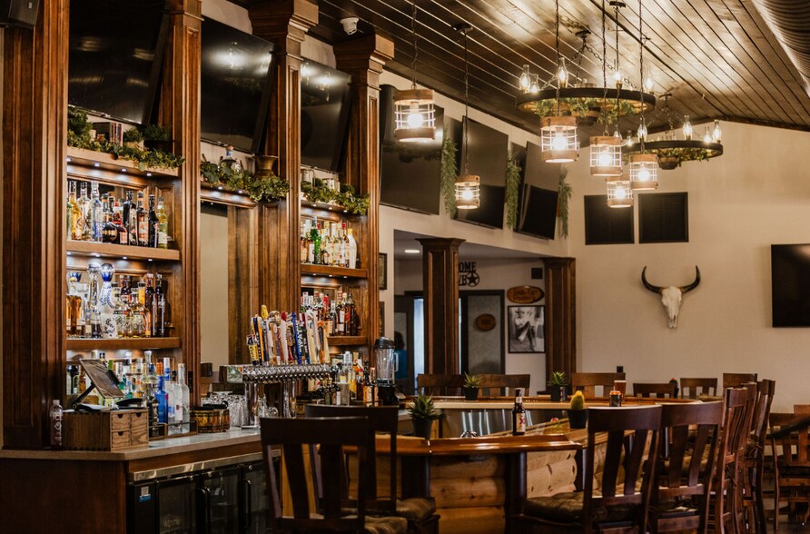More Photos Of 510 W Huron, Au Gres Hotel For Sale
