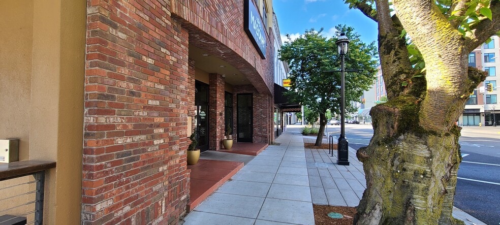 More Photos Of 120 Commercial St NE, Salem Storefront Retail Office For Lease