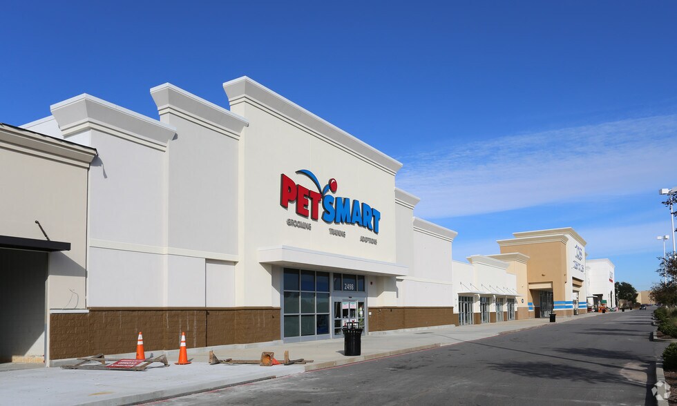 More Photos Of 2410 S McKenzie St, Foley Unknown For Lease