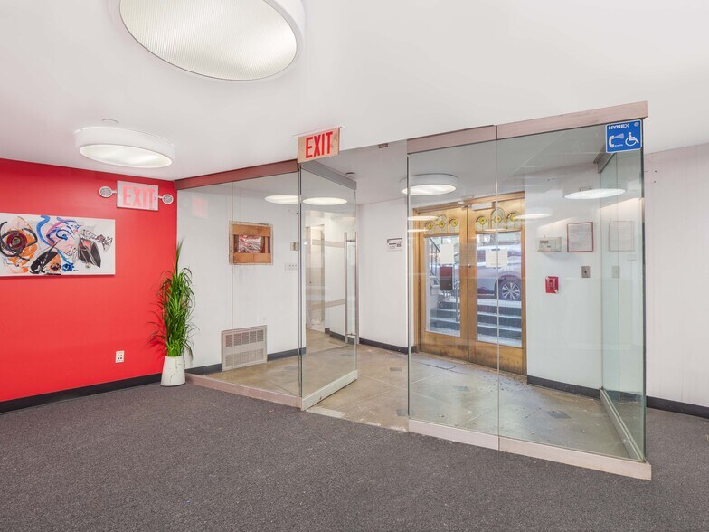 More Photos Of 62-66 W 11th St, New York Apartments For Lease