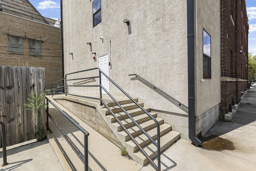 More Photos Of 595 E Broad St, Columbus Apartments For Sale
