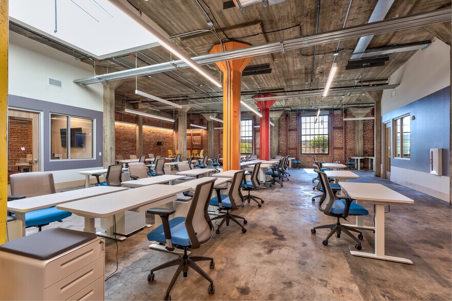More Photos Of 747 R St, Fresno Office For Lease