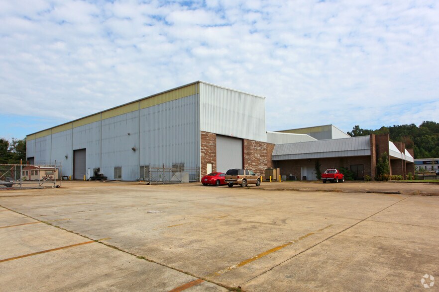 More Photos Of 4815 Commerce Dr, Trussville Manufacturing For Sale