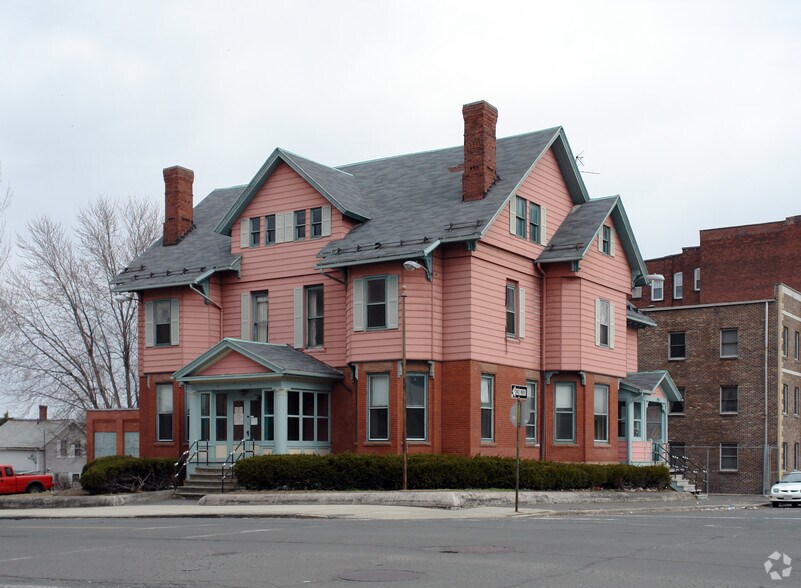 More Photos Of 693 Dwight St, Holyoke Office For Sale