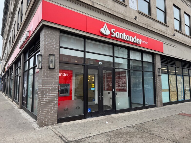 More Photos Of 869 Broad St, Newark Apartments For Lease