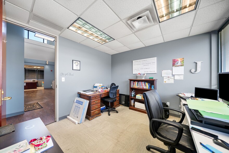More Photos Of 112 Center Ct, Clarksville Office Residential For Sale
