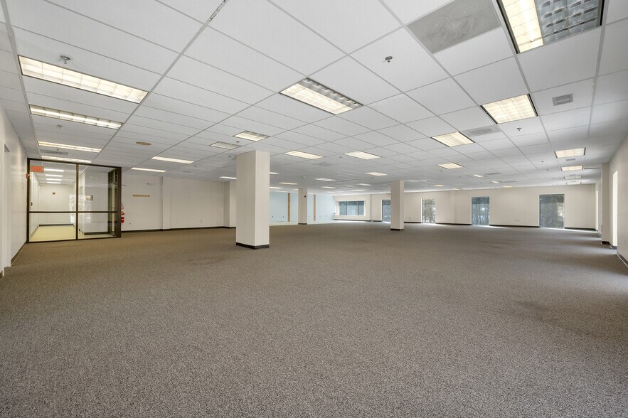 More Photos Of 41 Simon St, Nashua Flex For Lease