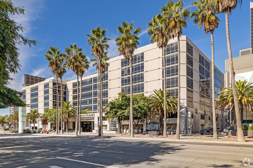 More Photos Of 5757 W Century Blvd, Los Angeles Unknown For Lease