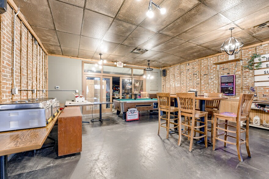 More Photos Of 644 Main St, North Bend Restaurant For Sale