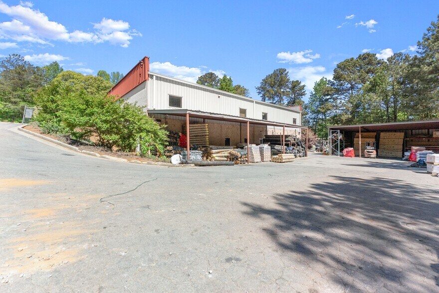 More Photos Of 3917 Old Flowery Branch Rd, Oakwood Flex For Lease