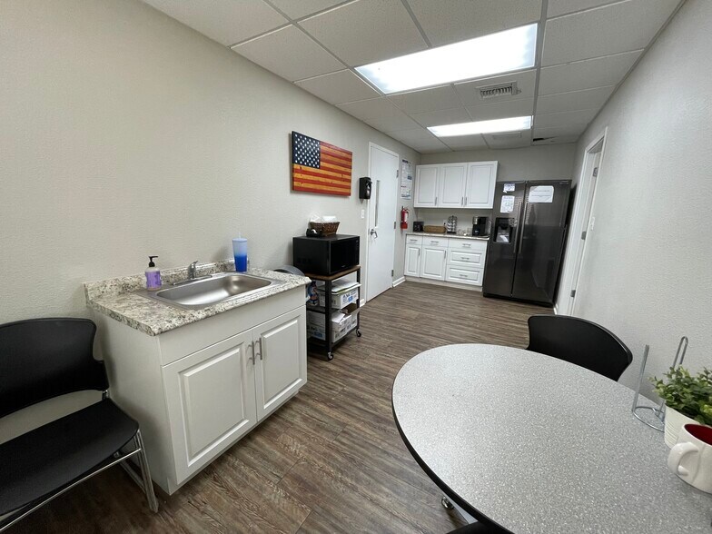 More Photos Of 4680 Lake Industrial Blvd, Tavares Warehouse For Sale