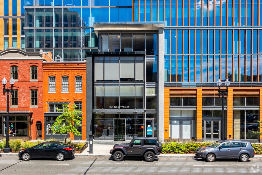 More Photos Of 655 New York Ave NW, Washington Office For Lease