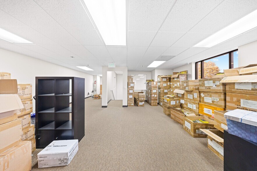 More Photos Of 1795 E Holt Blvd, Ontario Showroom For Sale