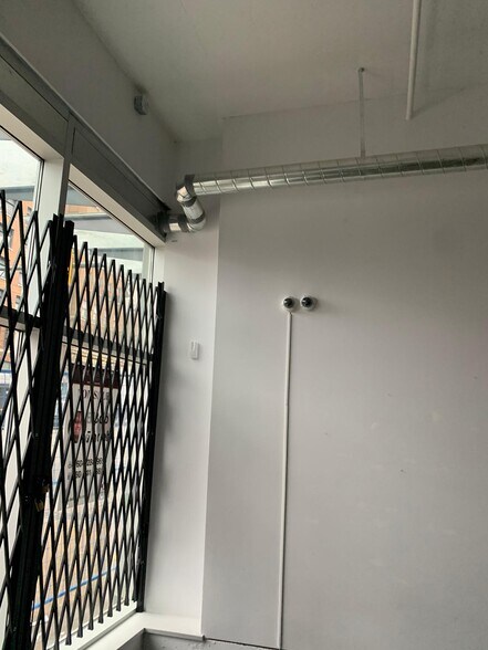 More Photos Of 138 E Hastings St, Vancouver Apartments For Lease