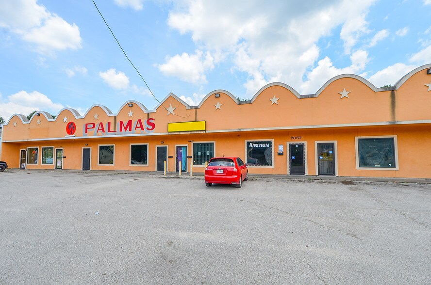 More Photos Of 7645-7661 Park Place Blvd, Houston Restaurant For Sale