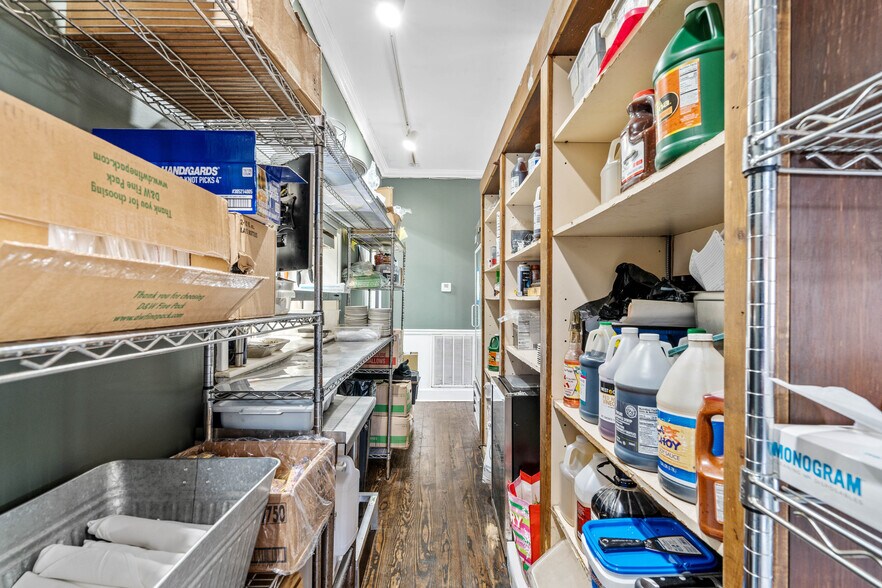 More Photos Of 925 10th St, Port Royal Restaurant For Sale
