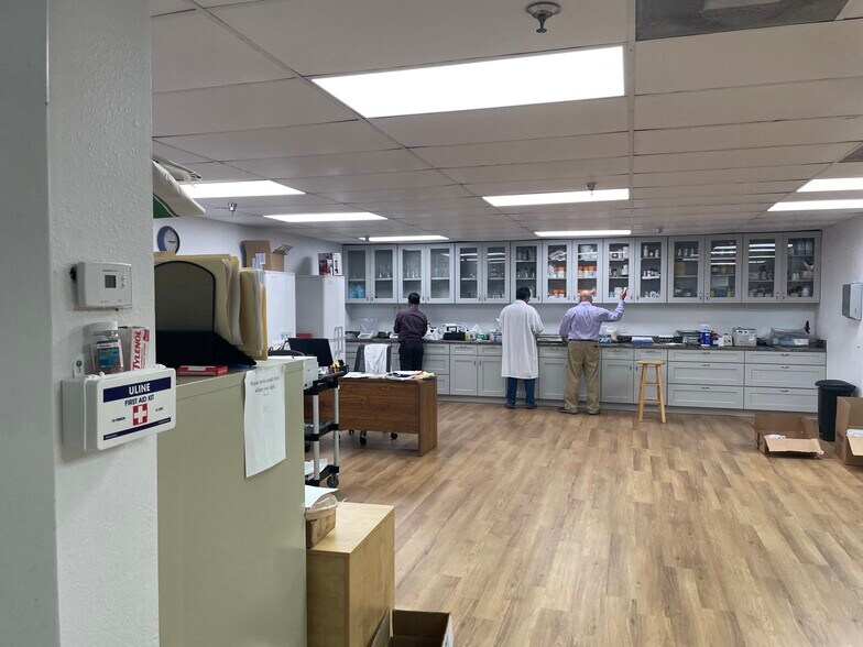 More Photos Of 8801 Enterprise Blvd, Largo Manufacturing For Lease