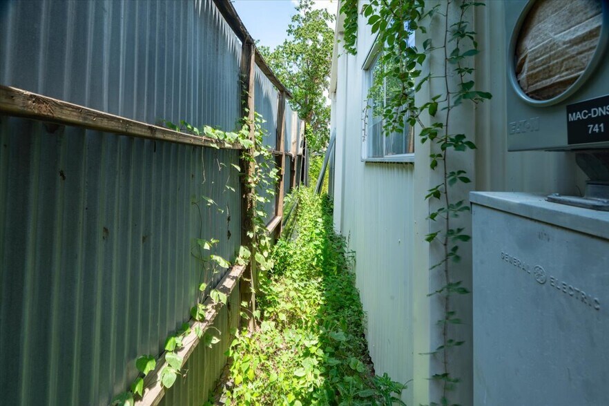 More Photos Of 741 McDaniel St, Houston Land For Sale