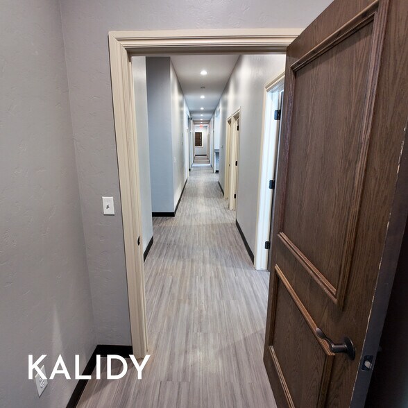 More Photos Of 2220 NW 164th St, Edmond Office For Sale