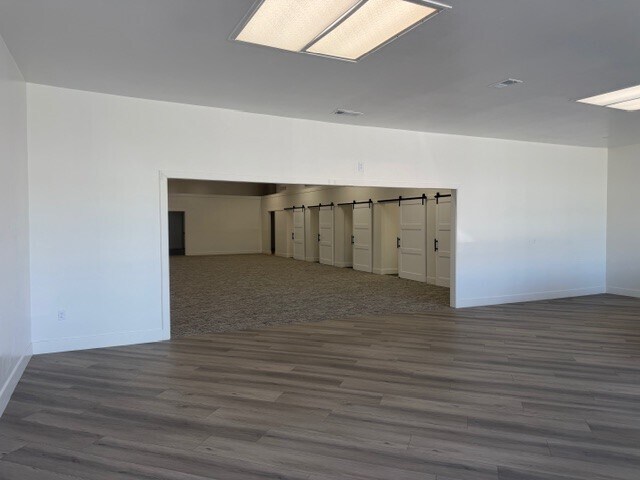 More Photos Of 917-935 W Texas St, Fairfield Storefront For Lease
