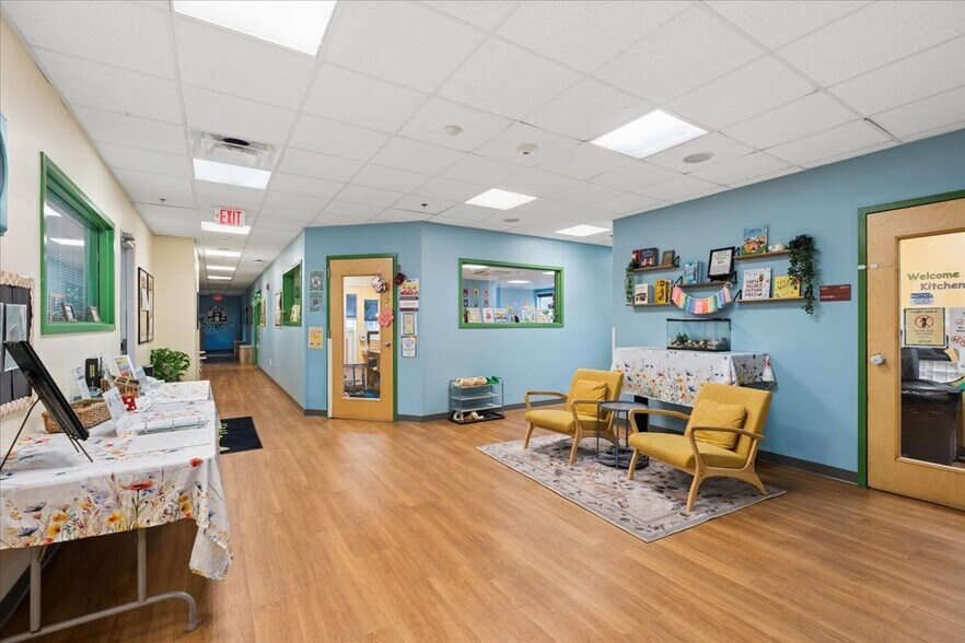 More Photos Of 443 W Lowell Ave, Haverhill Office For Sale