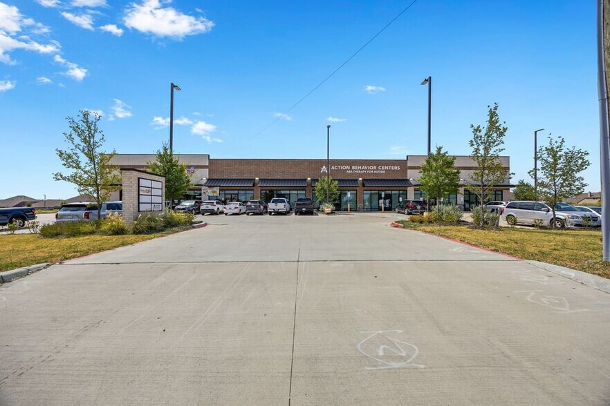 More Photos Of 2111 McKinney St, Melissa Freestanding For Sale