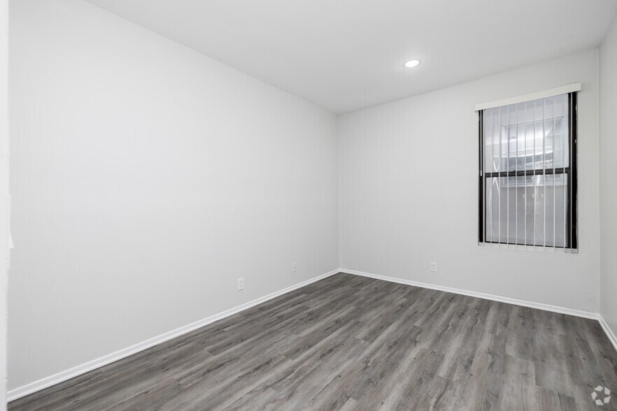 More Photos Of 1527 Veteran Ave, Los Angeles Apartments For Sale