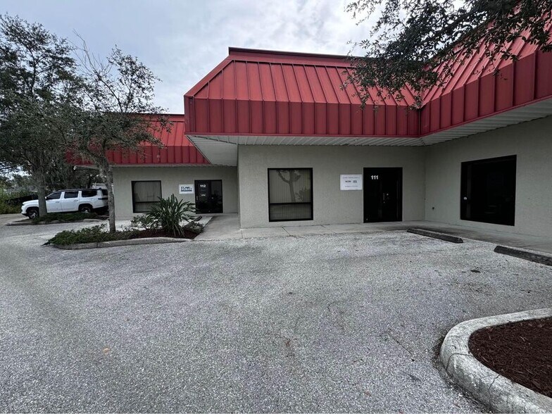 Primary Photo Of 2555 Porter Lake Dr, Sarasota Light Manufacturing For Sale