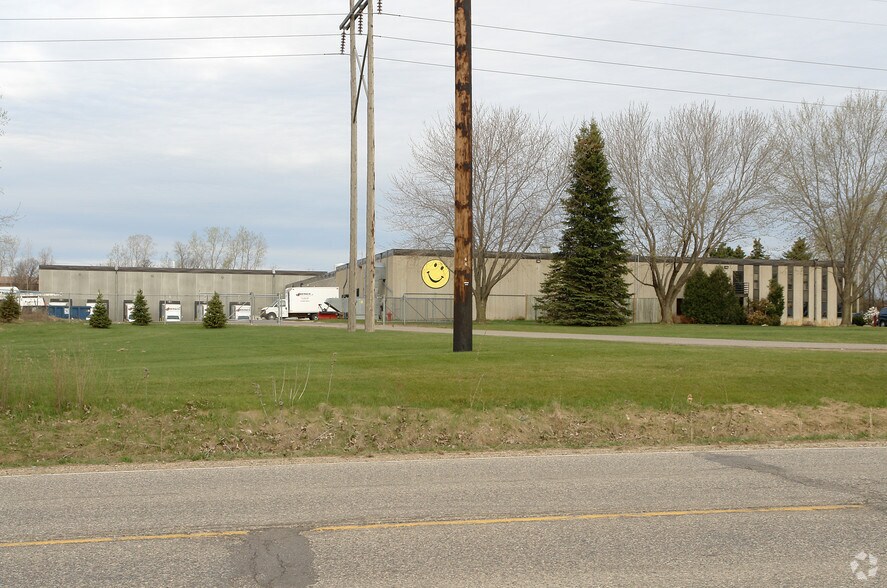 More Photos Of 11356 215th St W, Lakeville Manufacturing For Lease