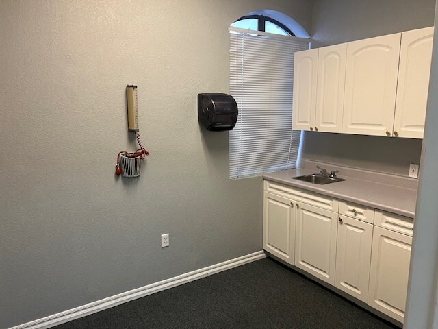 More Photos Of 3106 S W S Young Dr, Killeen Medical For Lease