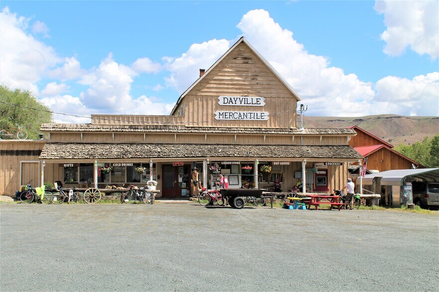 More Photos Of 207 W Franklin, Dayville Storefront Retail Residential For Sale