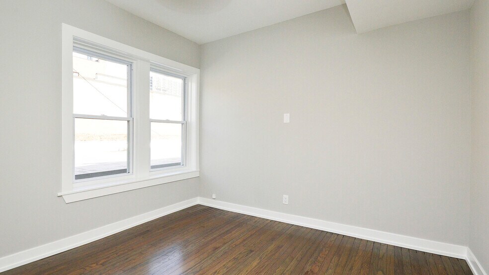 More Photos Of 3124 N Broadway, Chicago Storefront Retail Residential For Sale