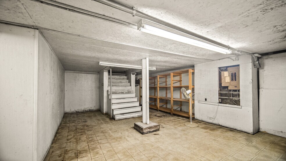 More Photos Of 111 W Main St, West Union Flex For Sale